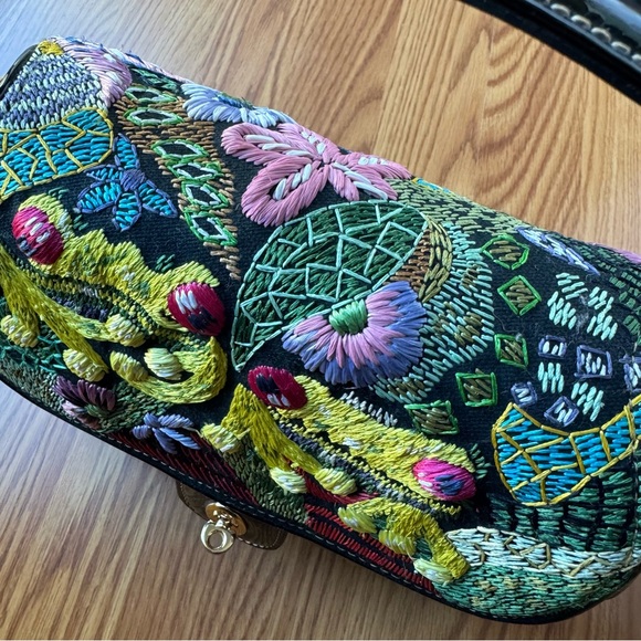 Eric Javits Wicker Bag Frog Print Embroidery - Picture 12 of 17